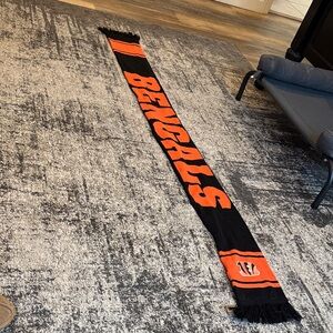 Forever Collectibles Black and Orange Team Scarf